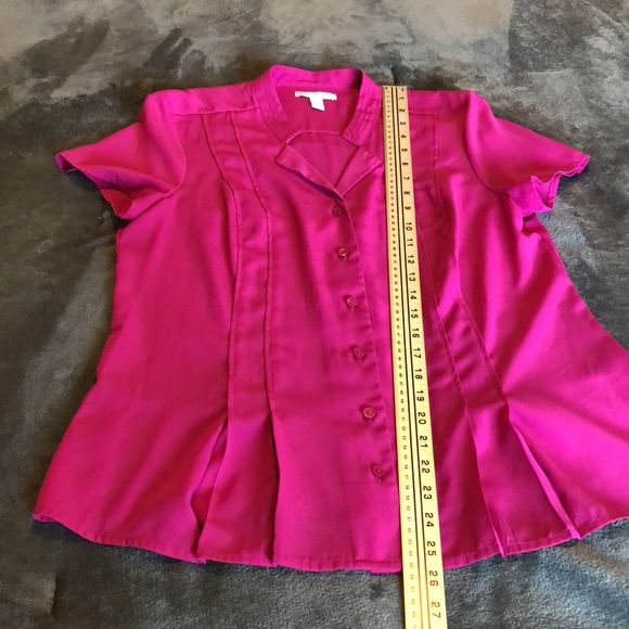 Women’s size medium Dana Buchman pink polyester button down shirt - Picture 5 of 8